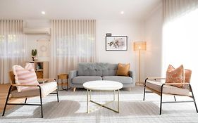Dovecote - Launceston Luxury